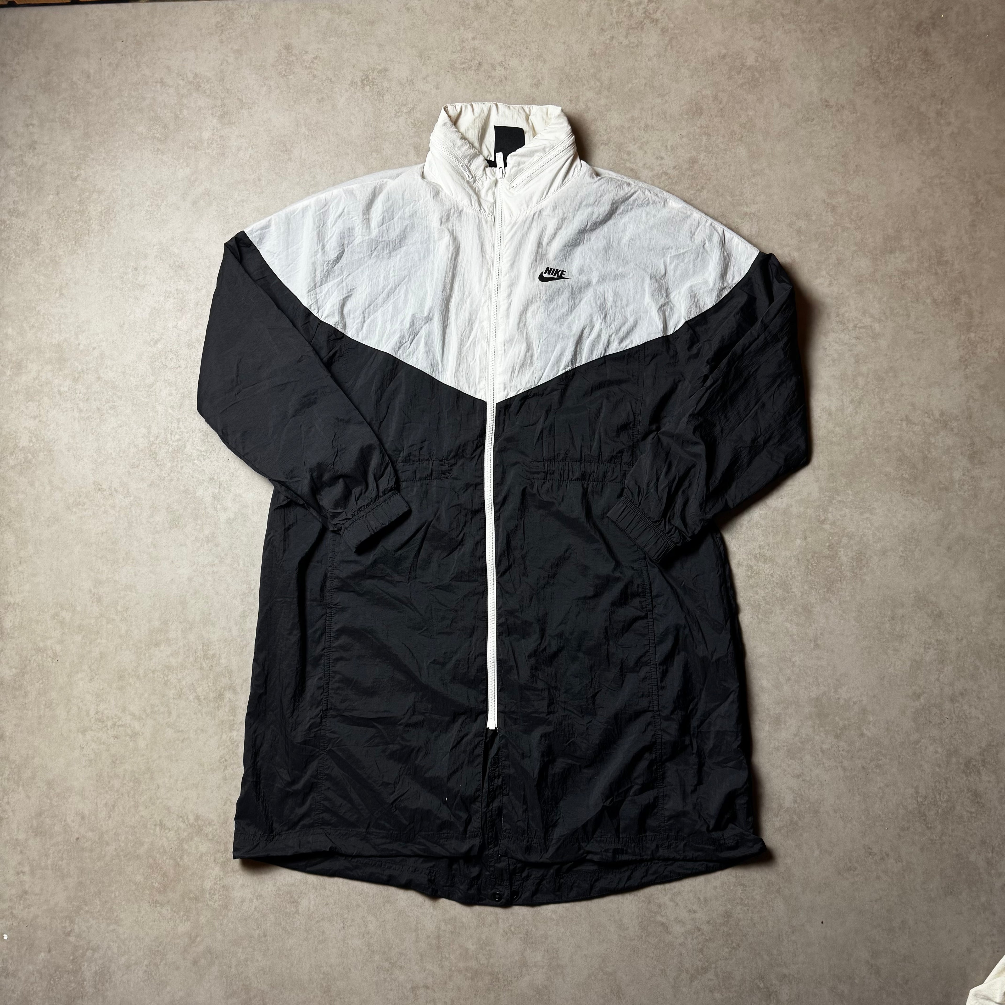 Black and White Nike Windbreaker - M