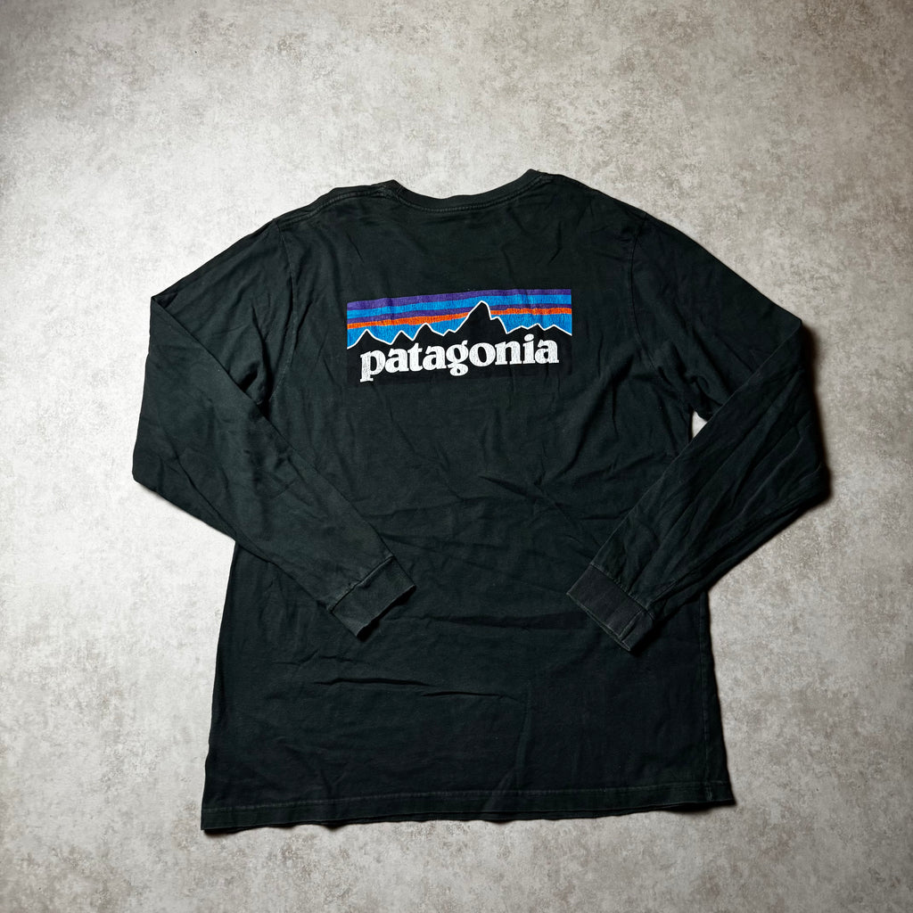 Dark Green Patagonia Long Sleeve - L