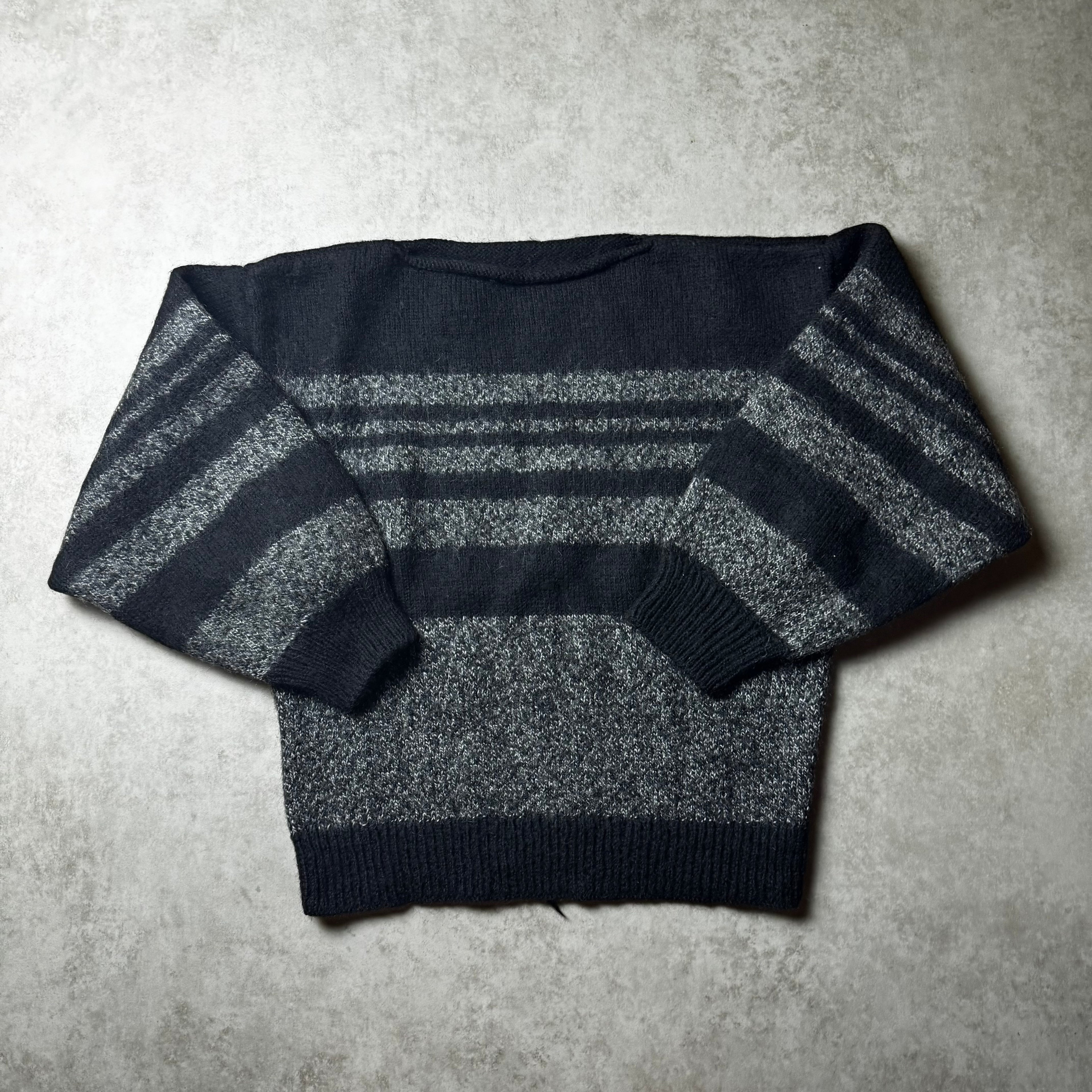 Gray Cropped Vintage Sweater - M