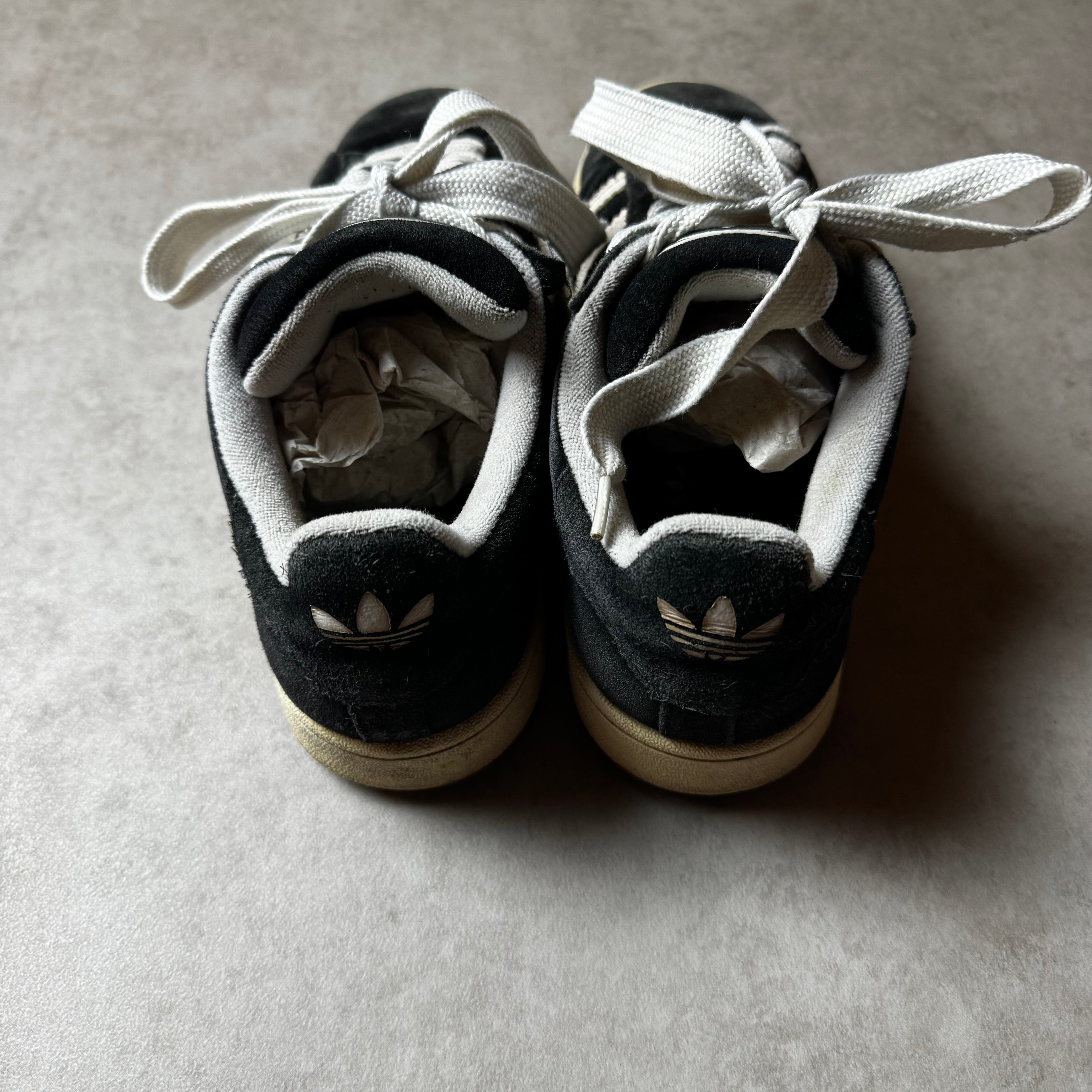 Black Adidas Campus - 40.5