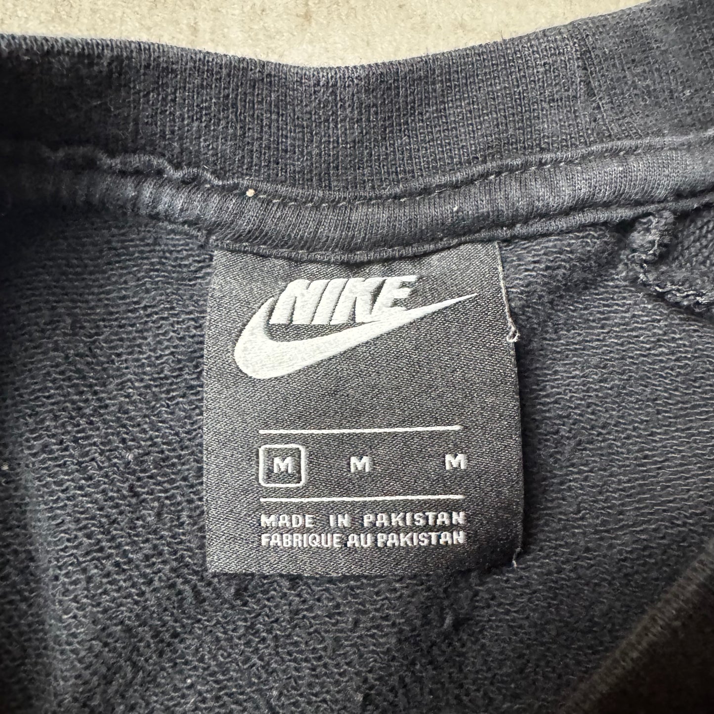 Black Nike Cropped Sweatshirt - M