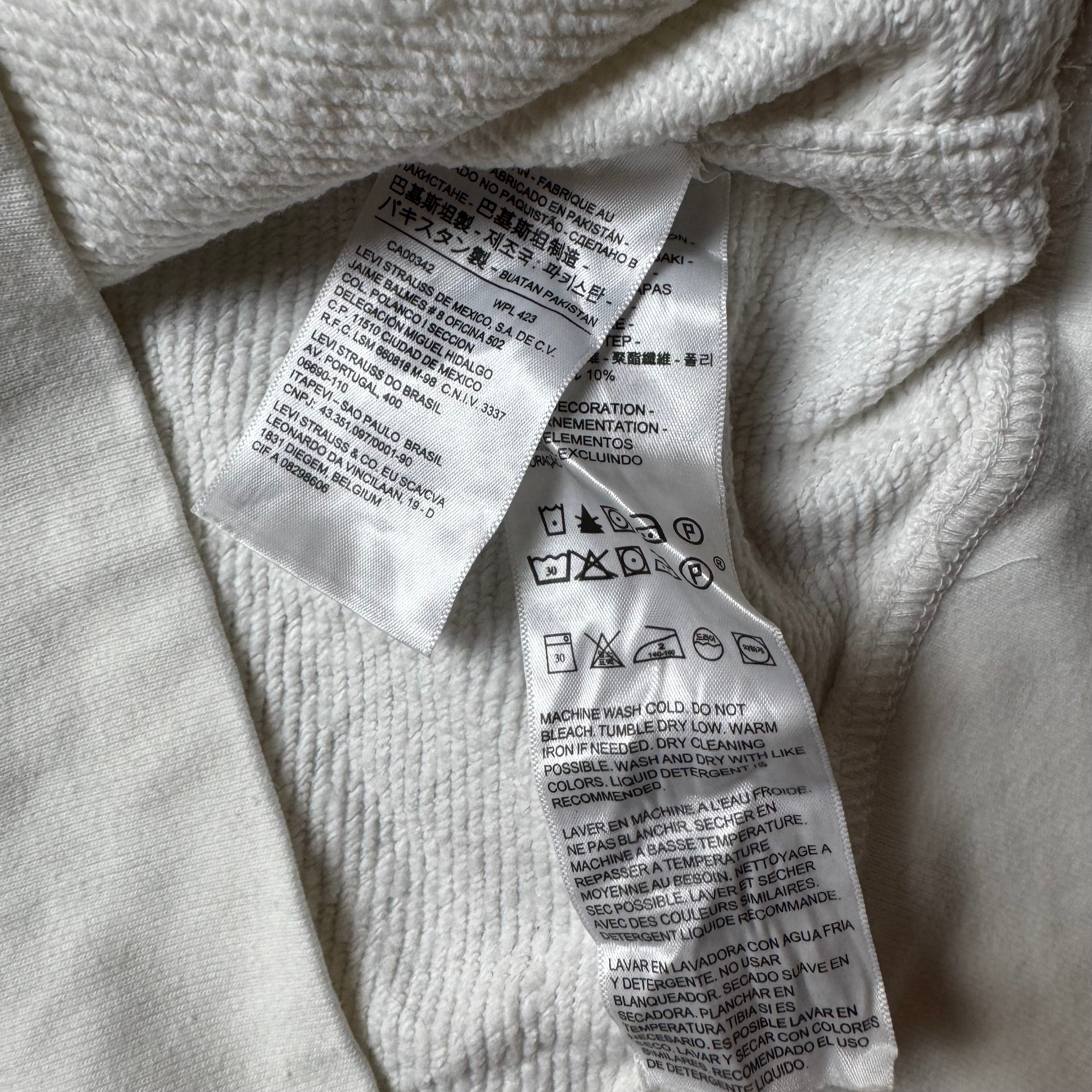 White Levi's Sweatshirt - Size XL