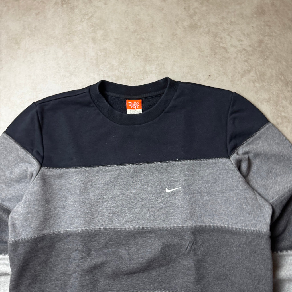 Gray Nike Vintage Sweatshirt - M