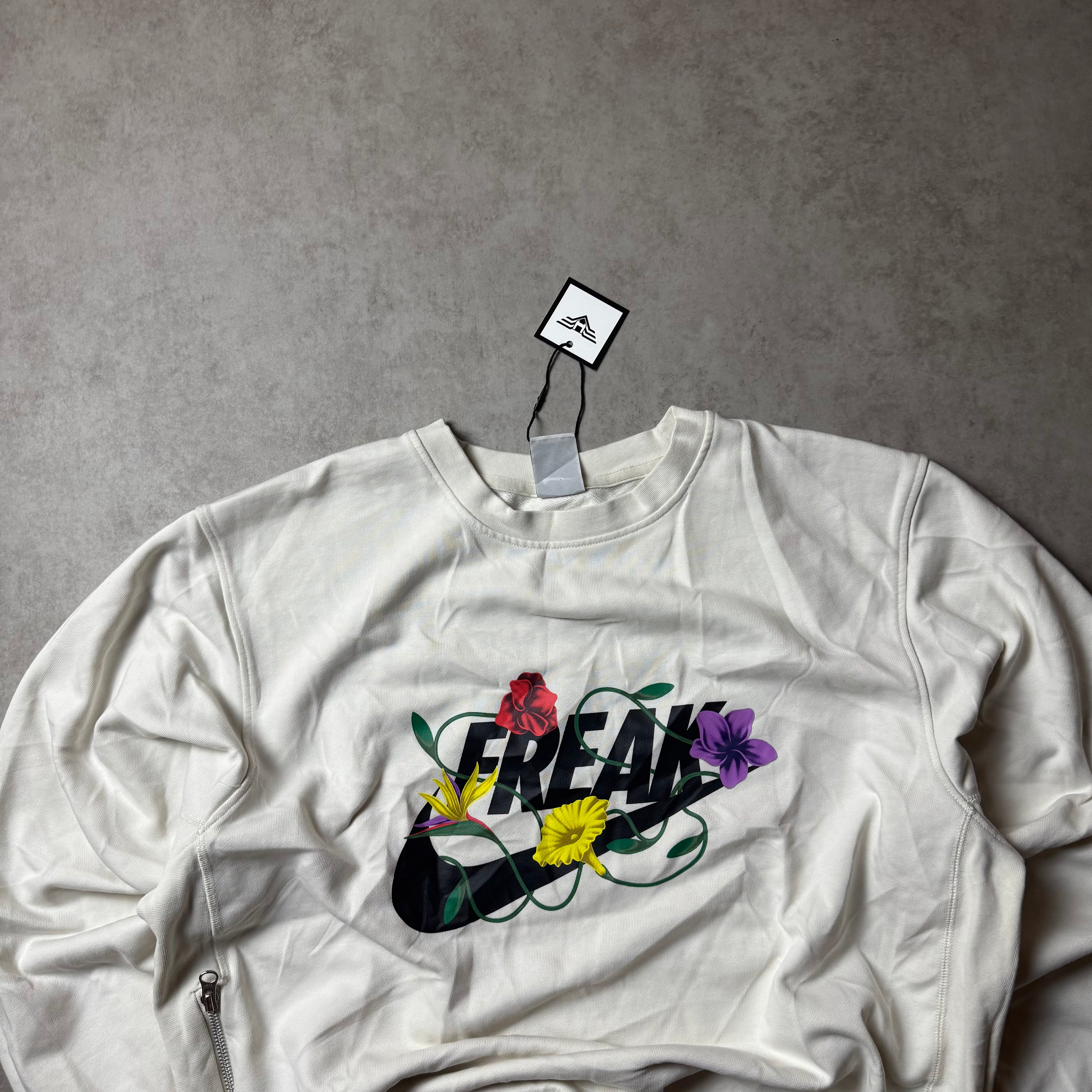 White Nike Sweatshirt - L wmns